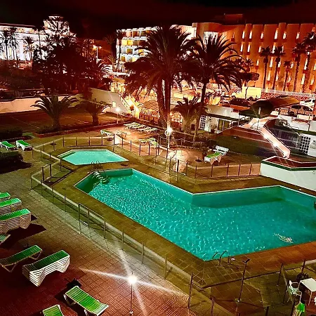 Solymar Premium Apartamento *